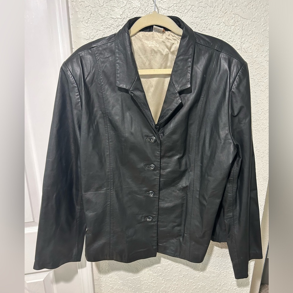Leather jacket women’s size XL black.